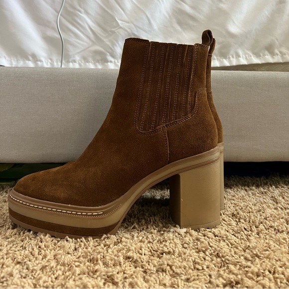 steve madden boots - Picture 1 of 4